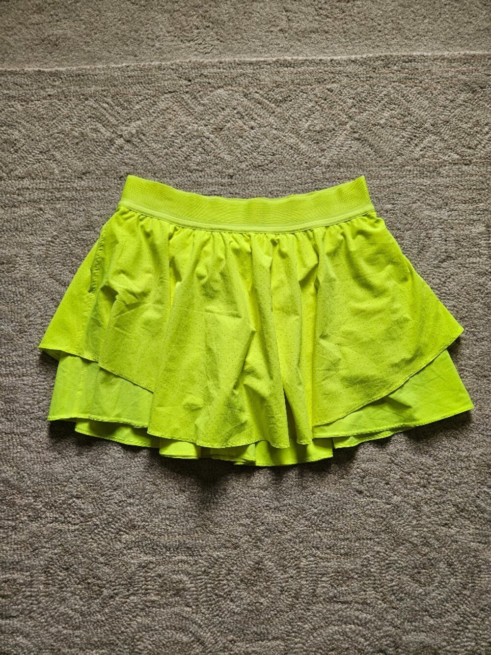 Lululemon Court Rival Perforated Skirt Skort Highlight Yellow 10 Workout Tennis